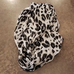 Leopard Black and White Scarf